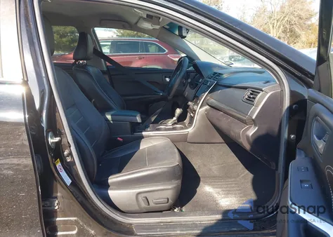 2017 Toyota Camry Hybrid Xle z USA, uszkodzony, nr VIN 4T1BD1FK4HU214534